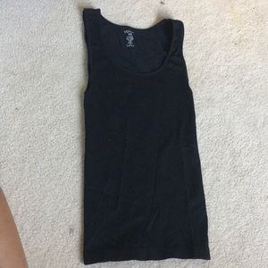 Black tanktop